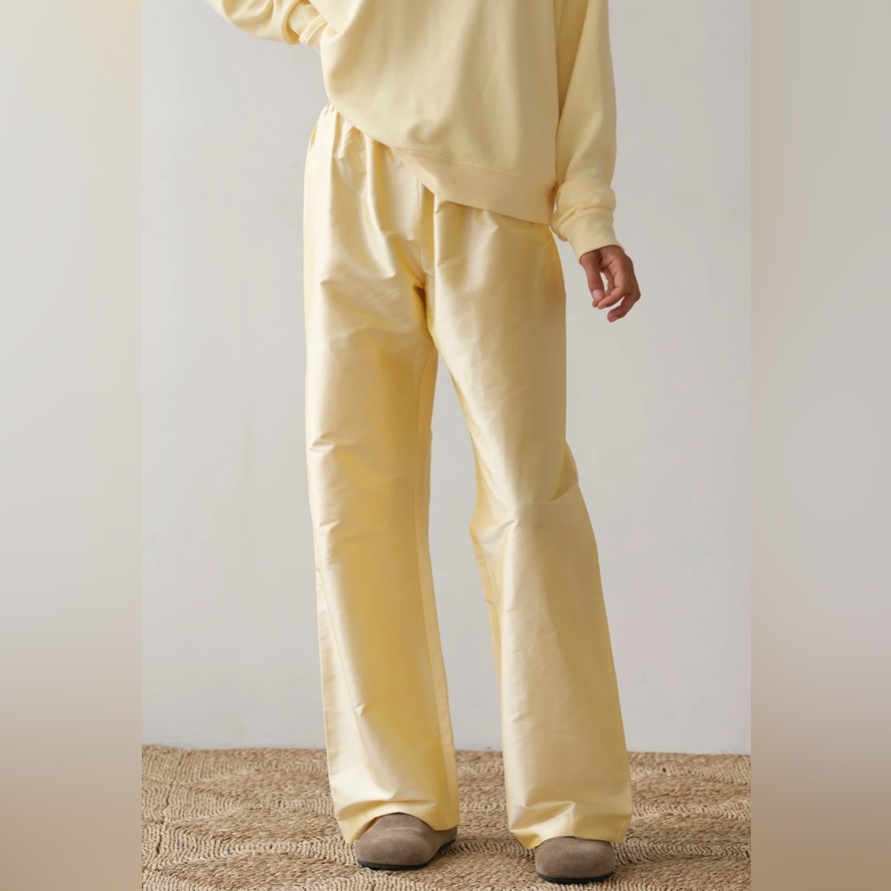 Donni Taffeta Simple Pant in Butter Yellow